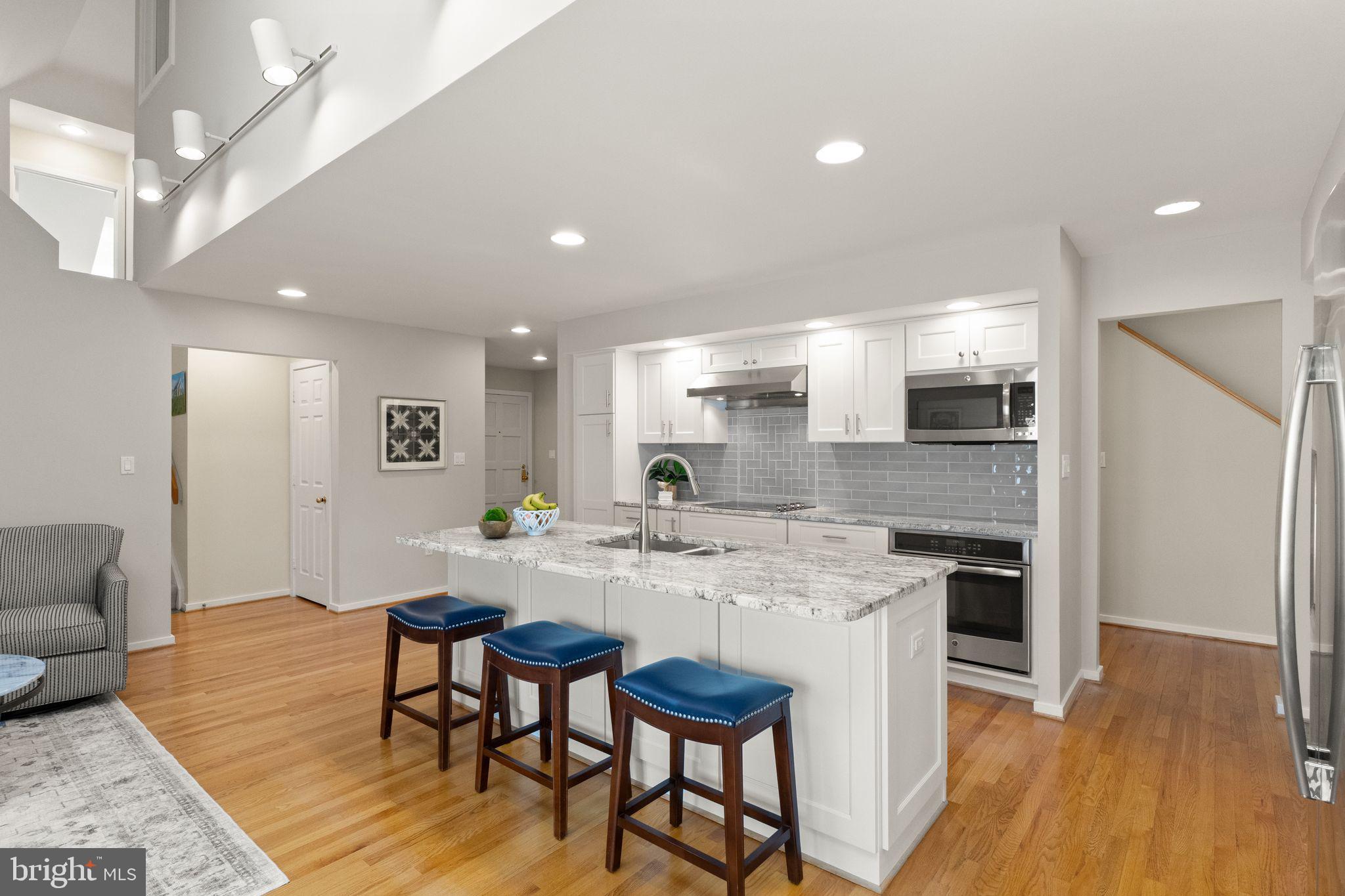 1424 BELCASTLE COURT