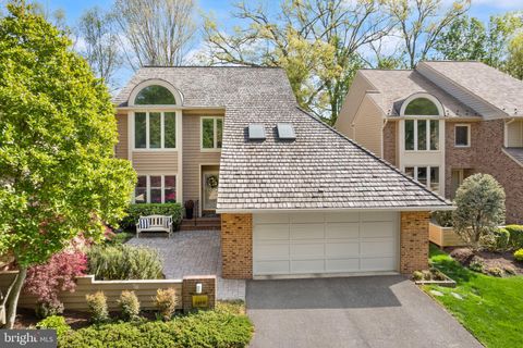 Photo of 1424 Belcastle Court, RESTON, VA 20194 (MLS # VAFX2306670)