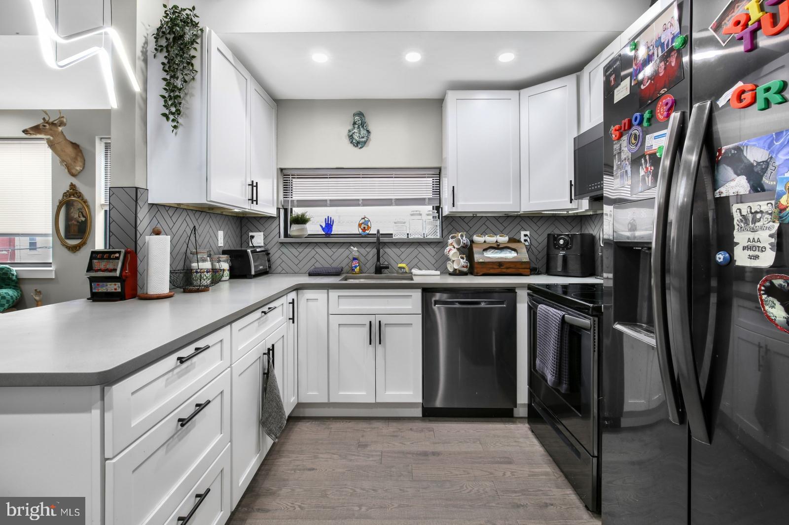Available Early July:
Welcome to 2534 Emerald St #2! This is a stunning 2 bedroom, 2 bathroom 2nd Floor apartment featuring modern finishes throughout. Enter into a spacious living area with hardwood floors, recessed lighting, and large windows for natural light. The kitchen is a chef's dream - boasting white shaker cabinets, ample prep space, tile backsplash, and a full lineup of sleek stainless steel appliances. There's counter seating available for added convenience. Head down the hall past your in-unit washer and dryer to your 1st full bathroom equipped with beautiful tiling, a vanity for storage, and a full size bathtub-shower combo with sliding glass doors. The 1st bedroom is behind the kitchen and offers abundant sunlight and a walk-in closet. Your 2nd bedroom is on the opposite end of the unit (great for roommates!) and features a walk-in closet, private balcony, and a luxurious ensuite bathroom. Central air ensures year-round comfort - call today!
Lease Terms:
Generally, 1st month, 12th month, and 1 month security deposit due at, or prior to, lease signing. Other terms may be required by Landlord. $55 application fee per applicant. Pets are conditional on owner's approval and may require an additional fee, if accepted. (Generally, $500/dog and $250/cat). Tenants responsible for: electricity, gas, cable/internet, and a $50/month flat water fee. Landlord Requirements: Applicants to make 3x the monthly rent in verifiable net income, credit history to be considered (i.e. no active collections), no evictions within the past 4 years, and must have a verifiable rental history with on-time rental payments. Exceptions to this criteria may exist under the law and will be considered.