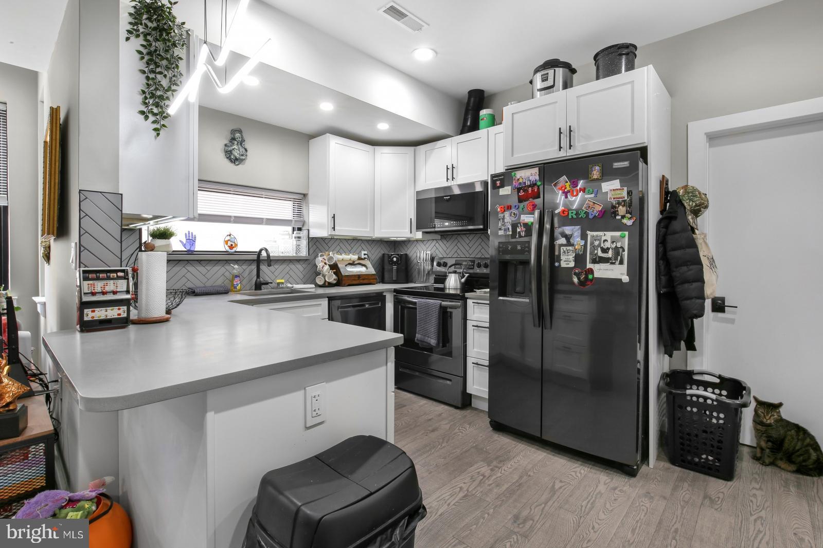 EAST KENSINGTON - Residential Lease