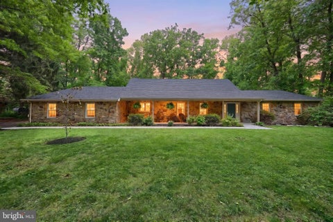 Homes For Sale - 1701 Oakwood Drive<br/> HANOVER, PA 17331