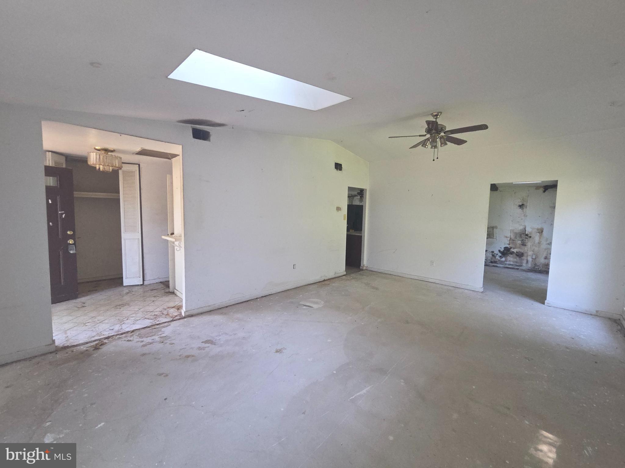 VILLAGE OF LONG REACH - Residential