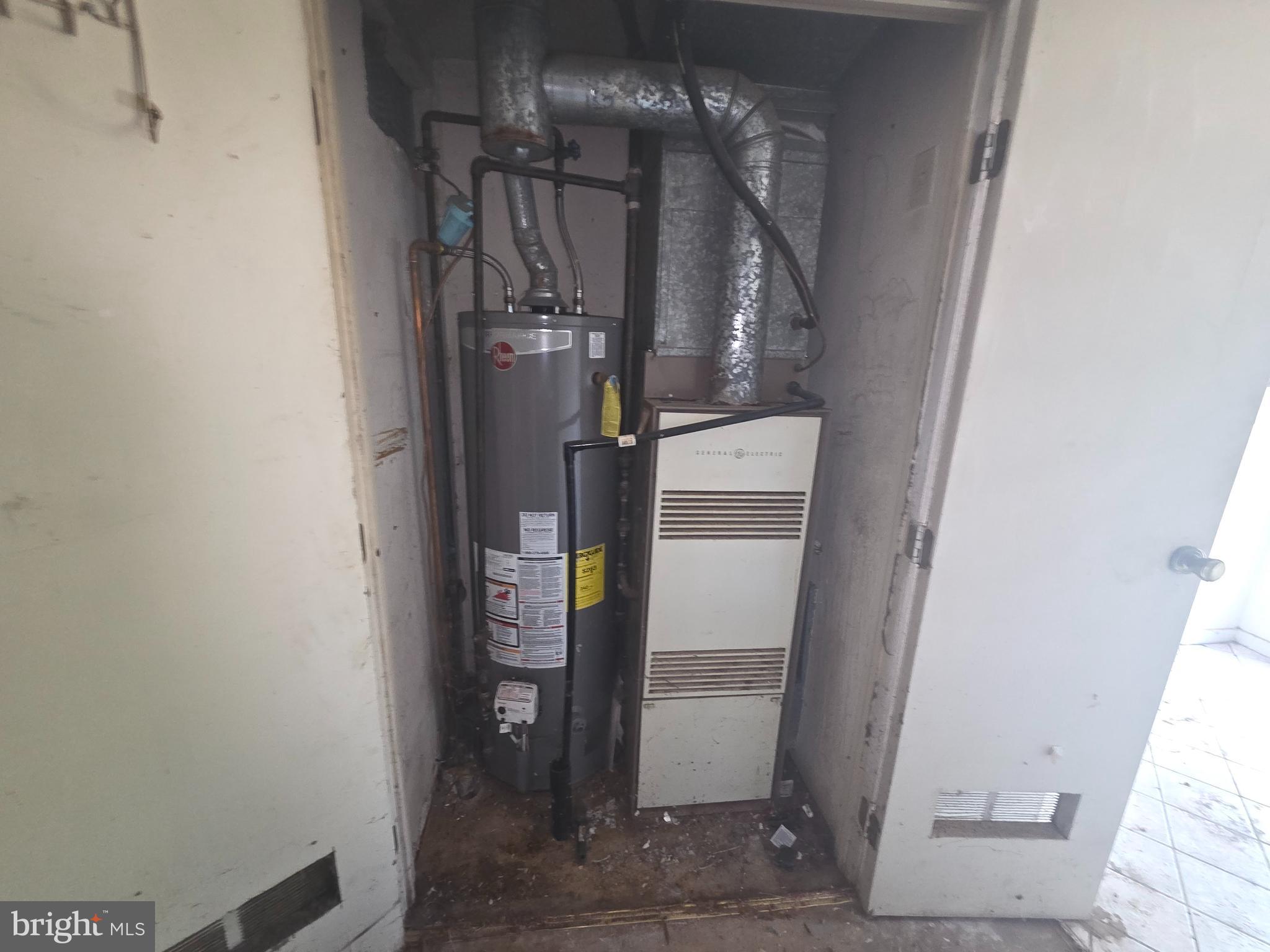 VILLAGE OF LONG REACH - Residential