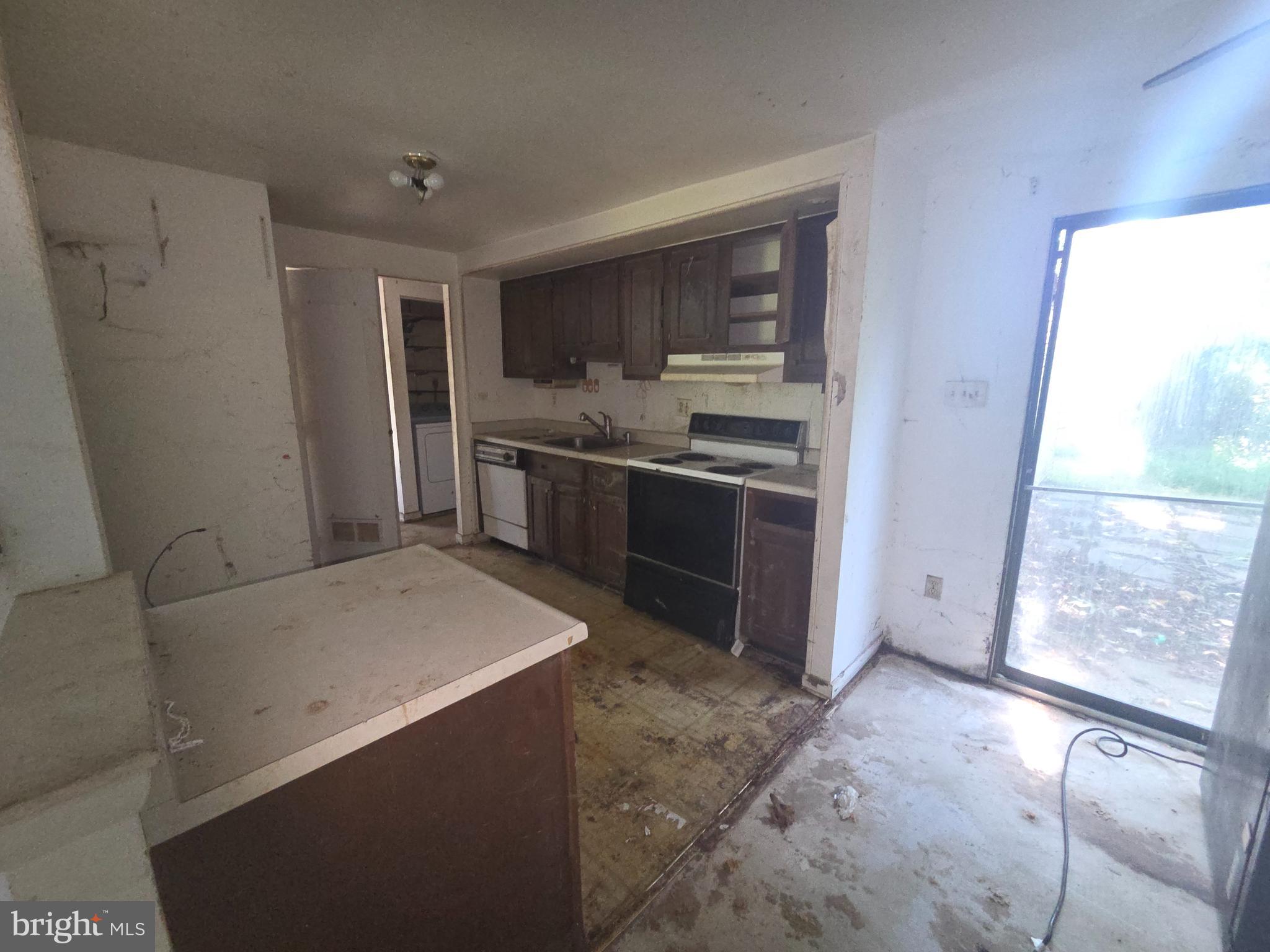 VILLAGE OF LONG REACH - Residential