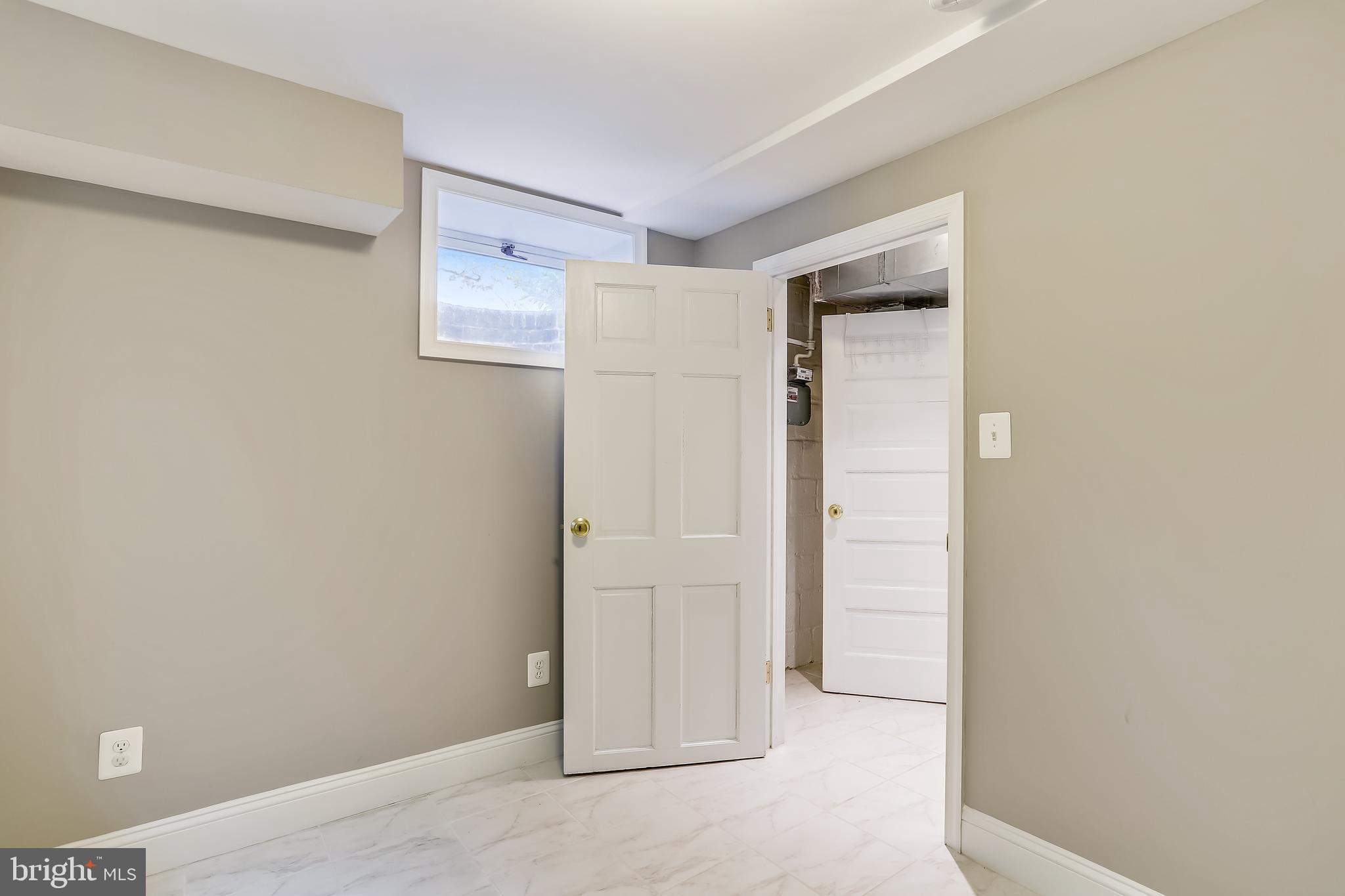 LARCHMONT - Residential Lease