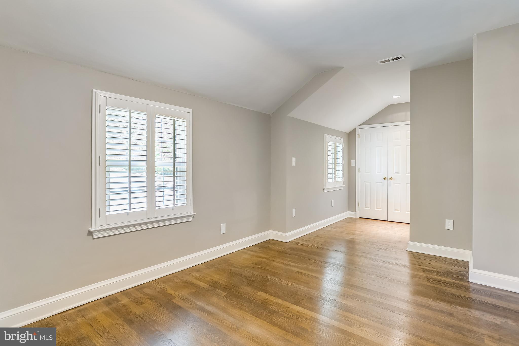 LARCHMONT - Residential Lease