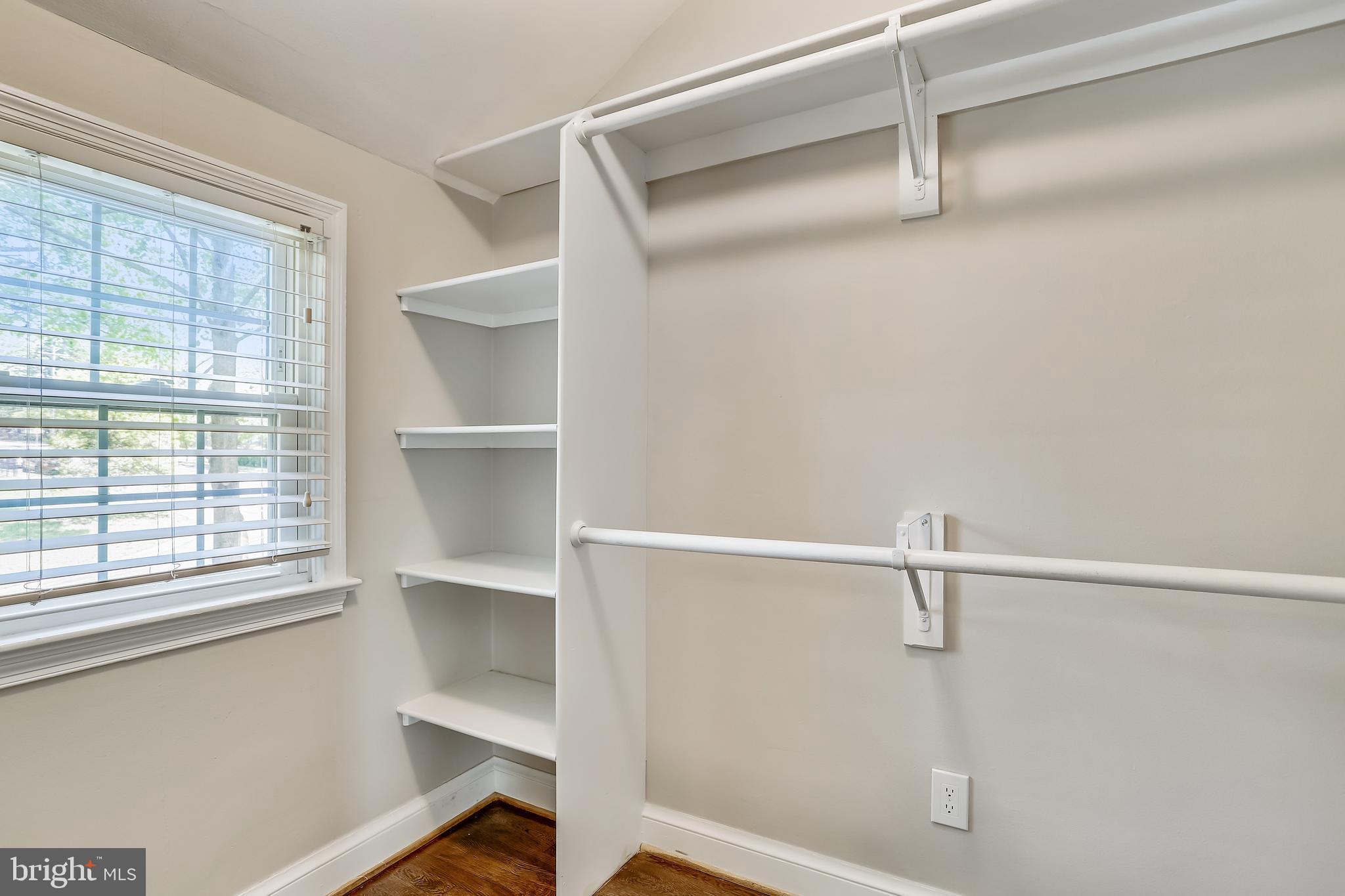 LARCHMONT - Residential Lease