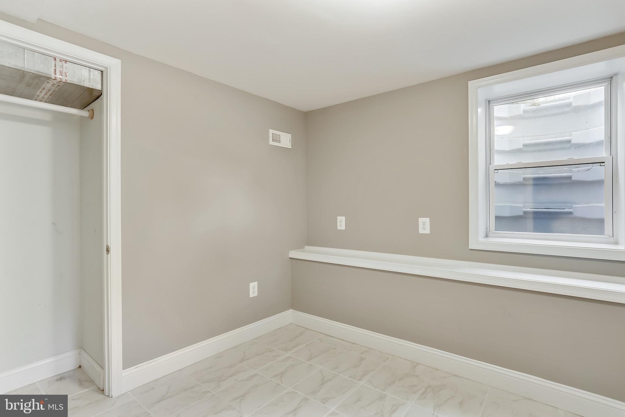 LARCHMONT - Residential Lease