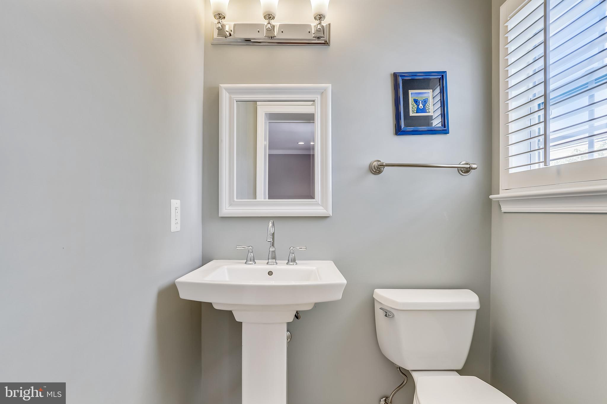 LARCHMONT - Residential Lease