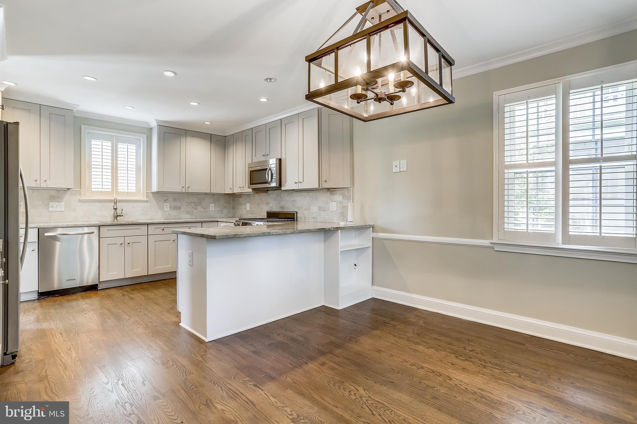 LARCHMONT - Residential Lease