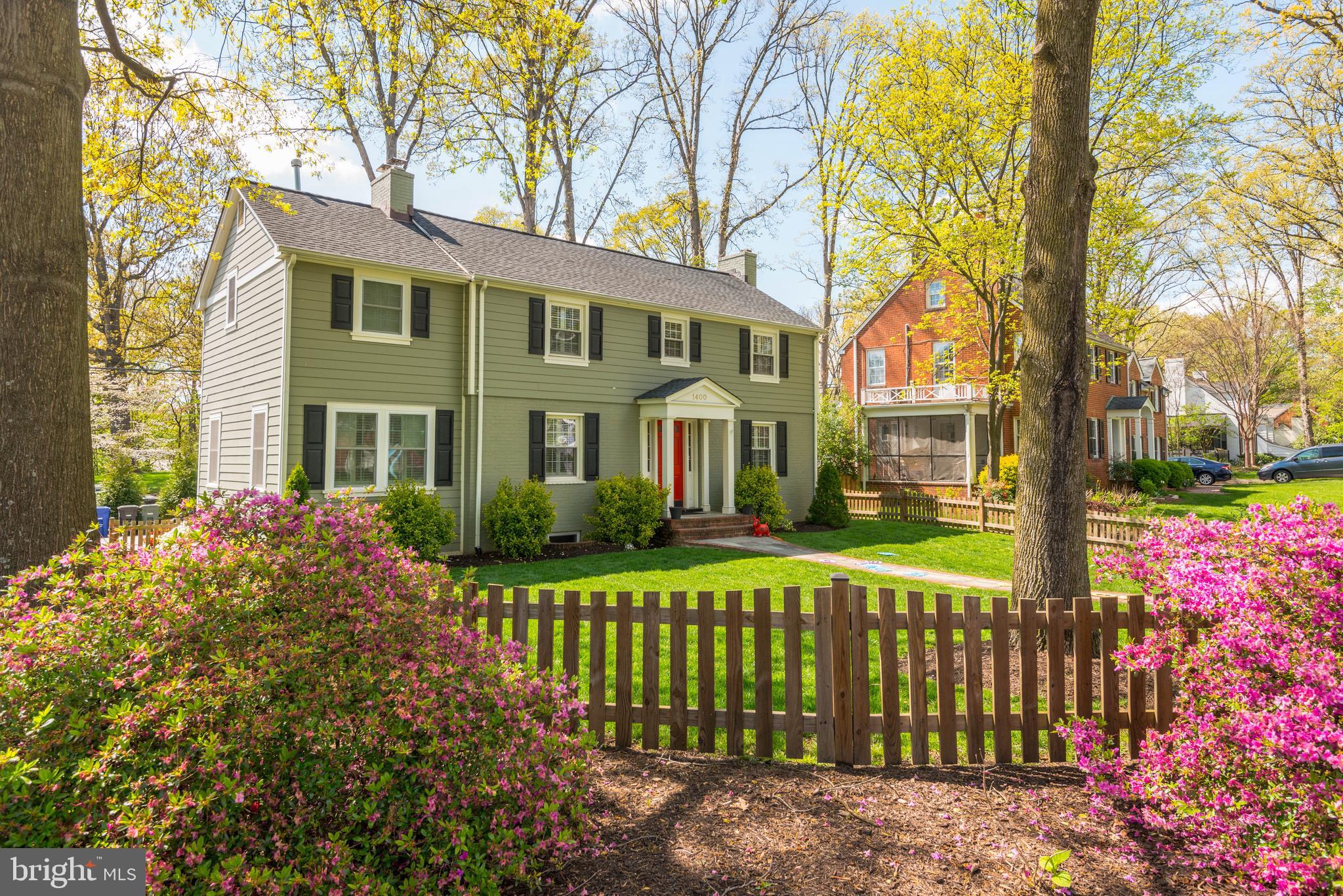 LARCHMONT - Residential Lease