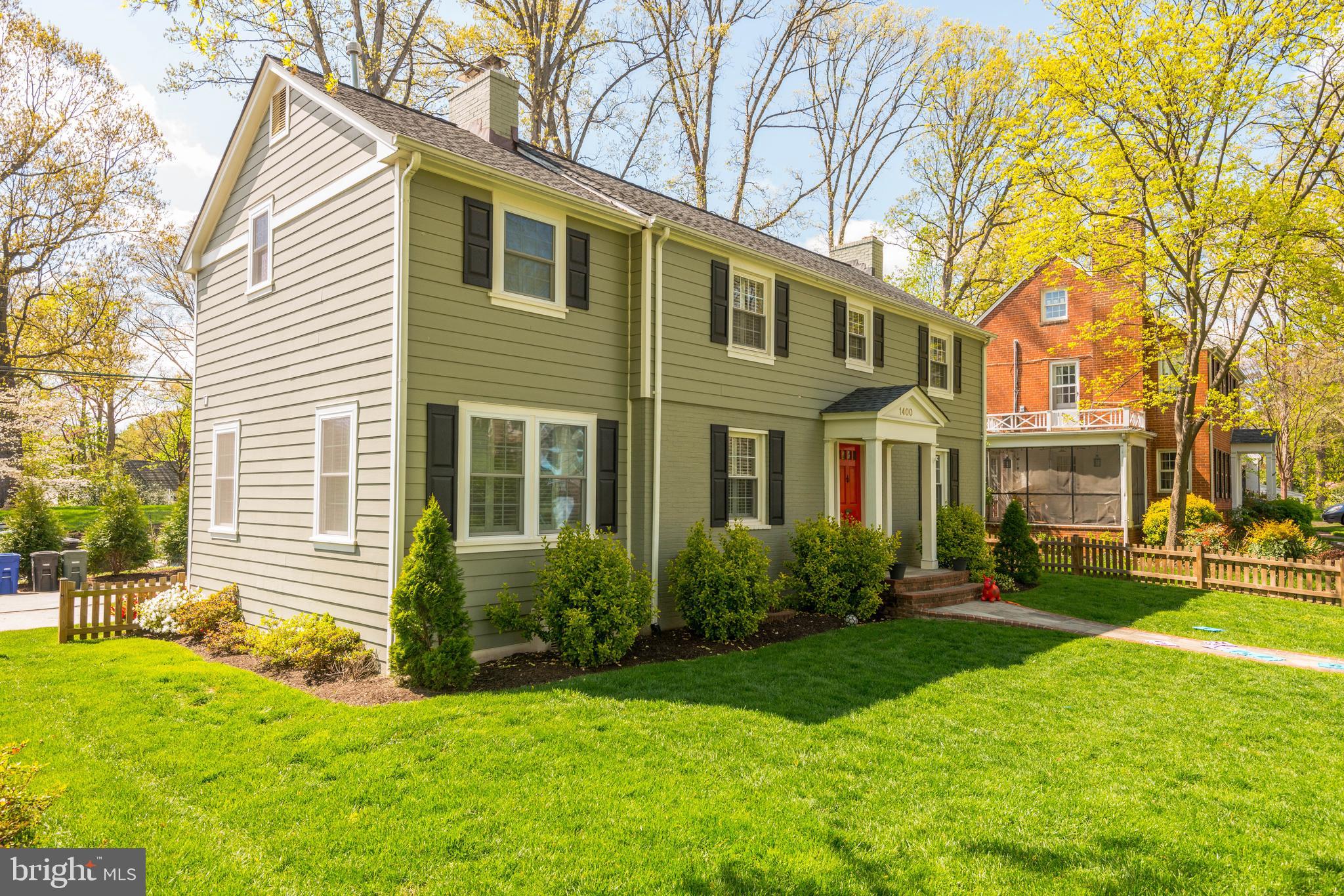 LARCHMONT - Residential Lease