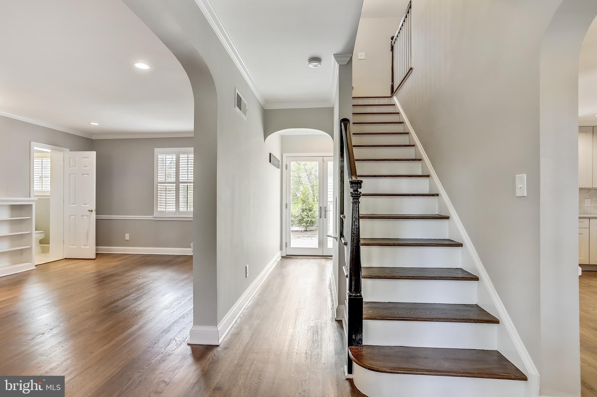 LARCHMONT - Residential Lease