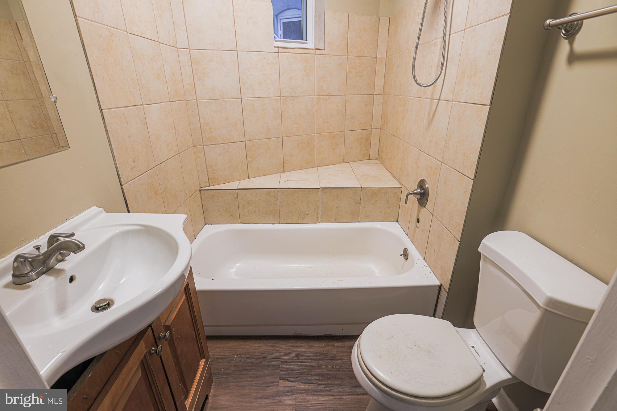 CLIFTON PARK - Residential