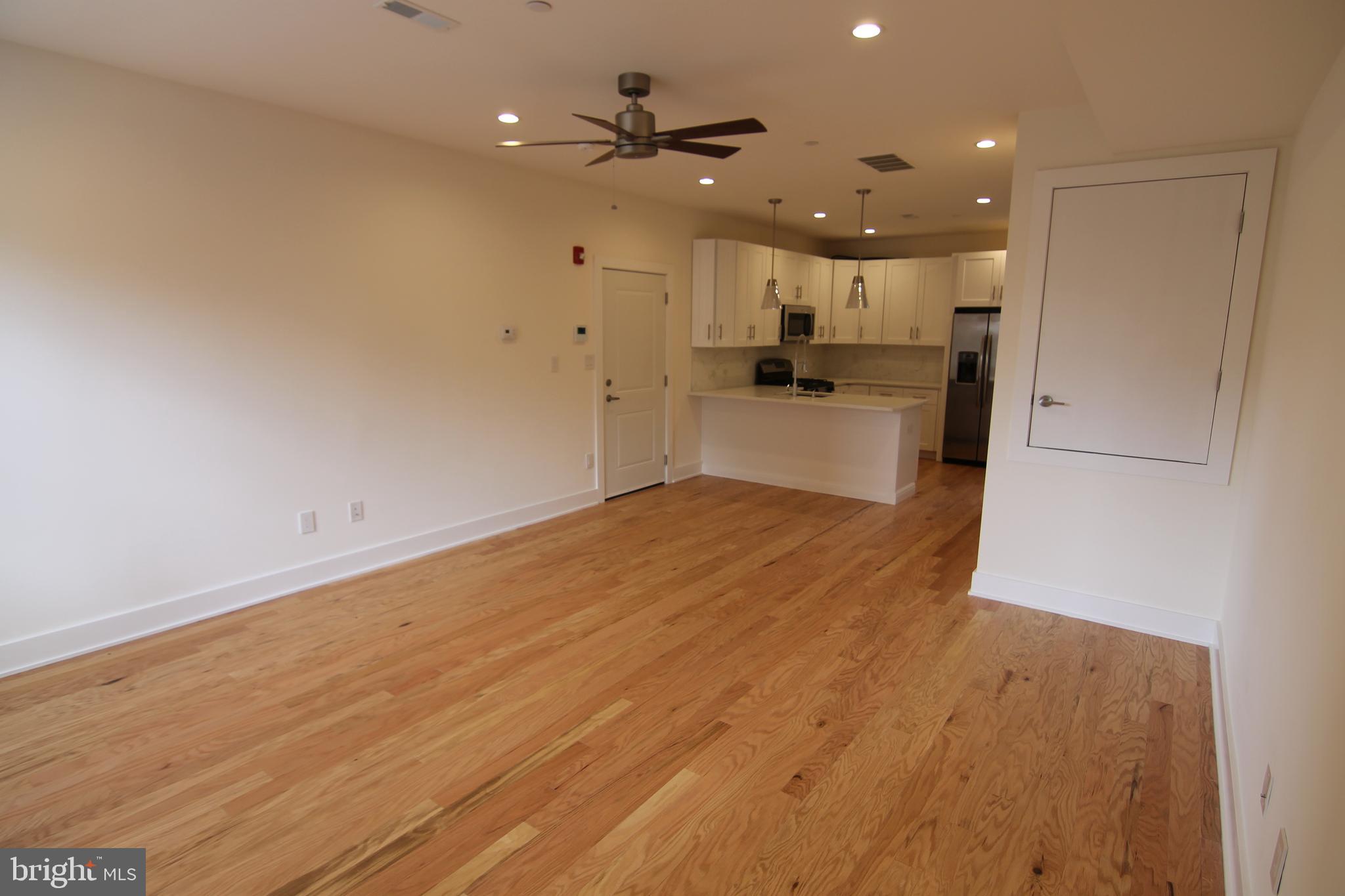 PORT RICHMOND - Residential Lease