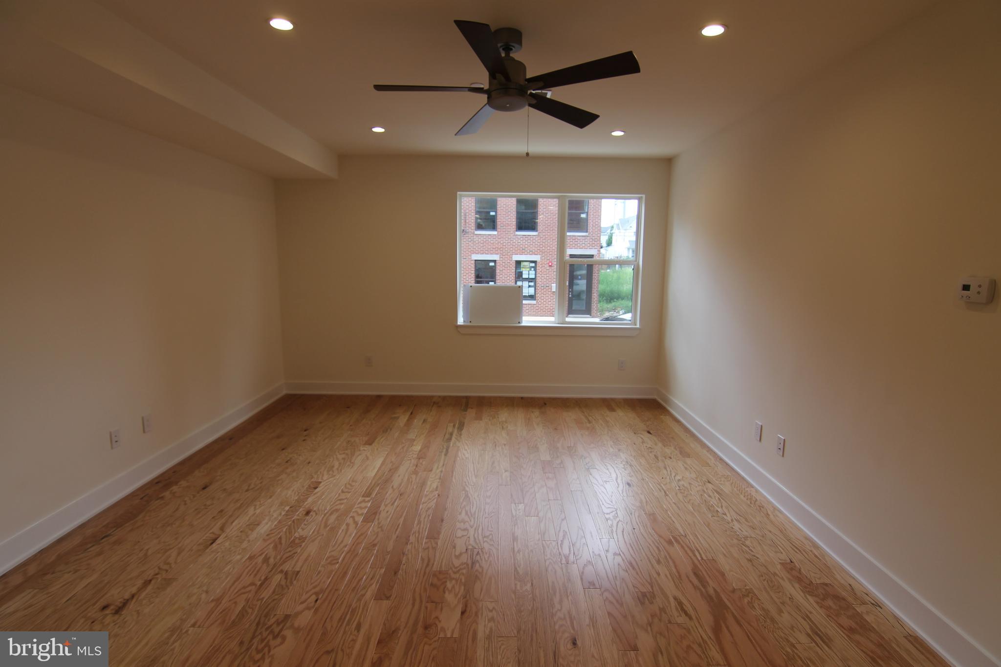 PORT RICHMOND - Residential Lease