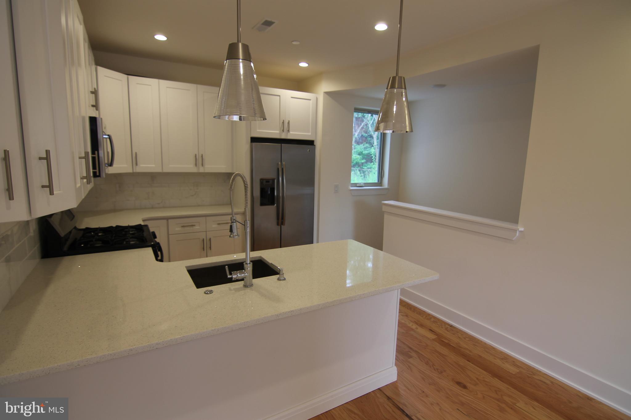 PORT RICHMOND - Residential Lease