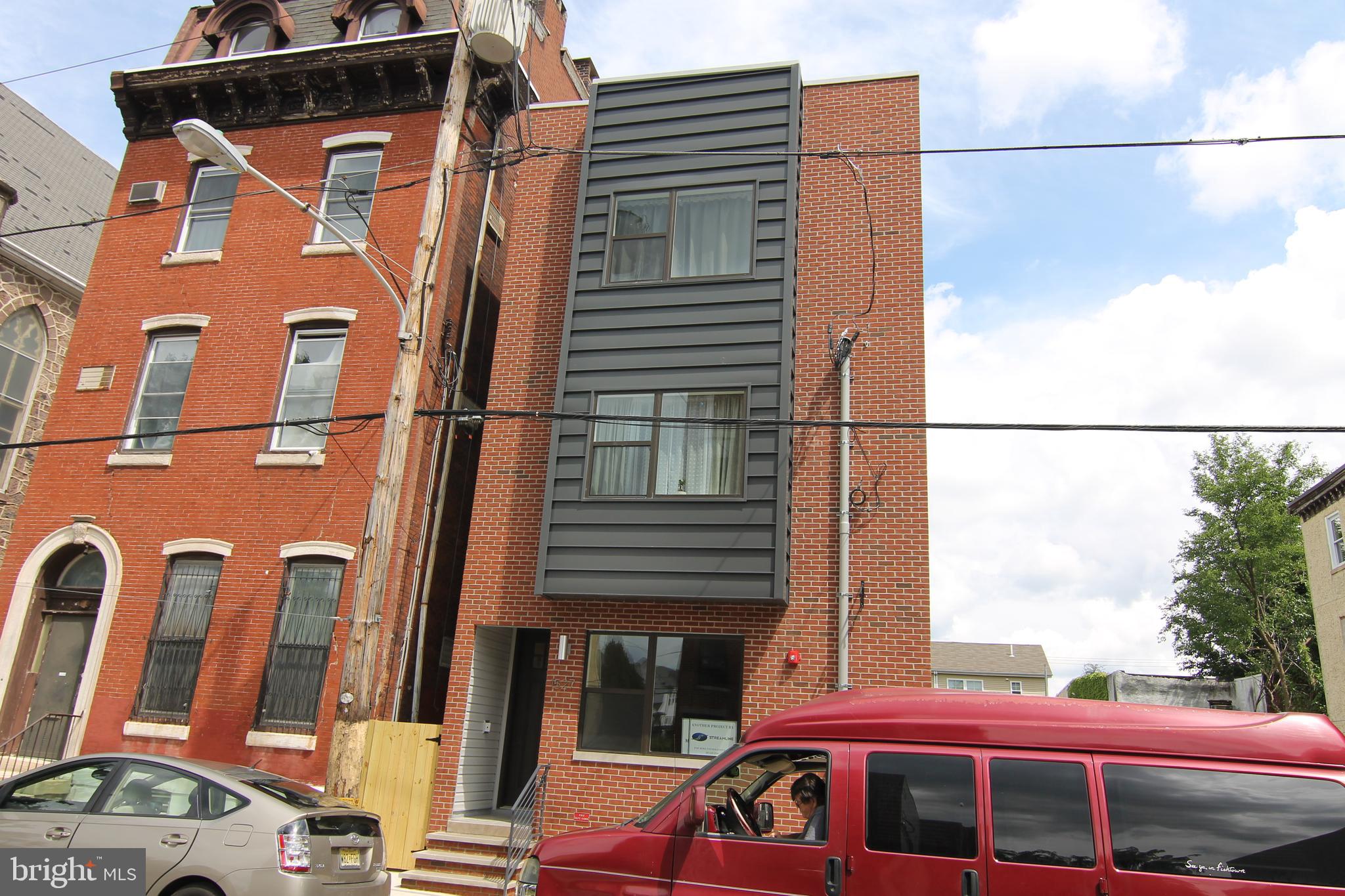 PORT RICHMOND - Residential Lease