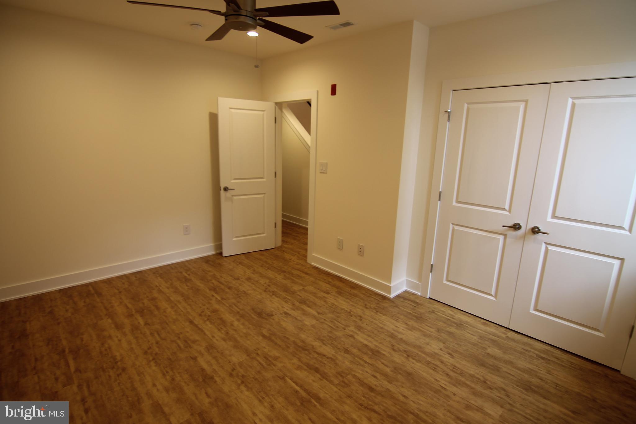 PORT RICHMOND - Residential Lease