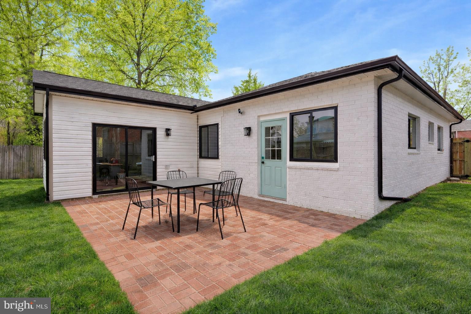 CAROLE HIGHLANDS - Residential