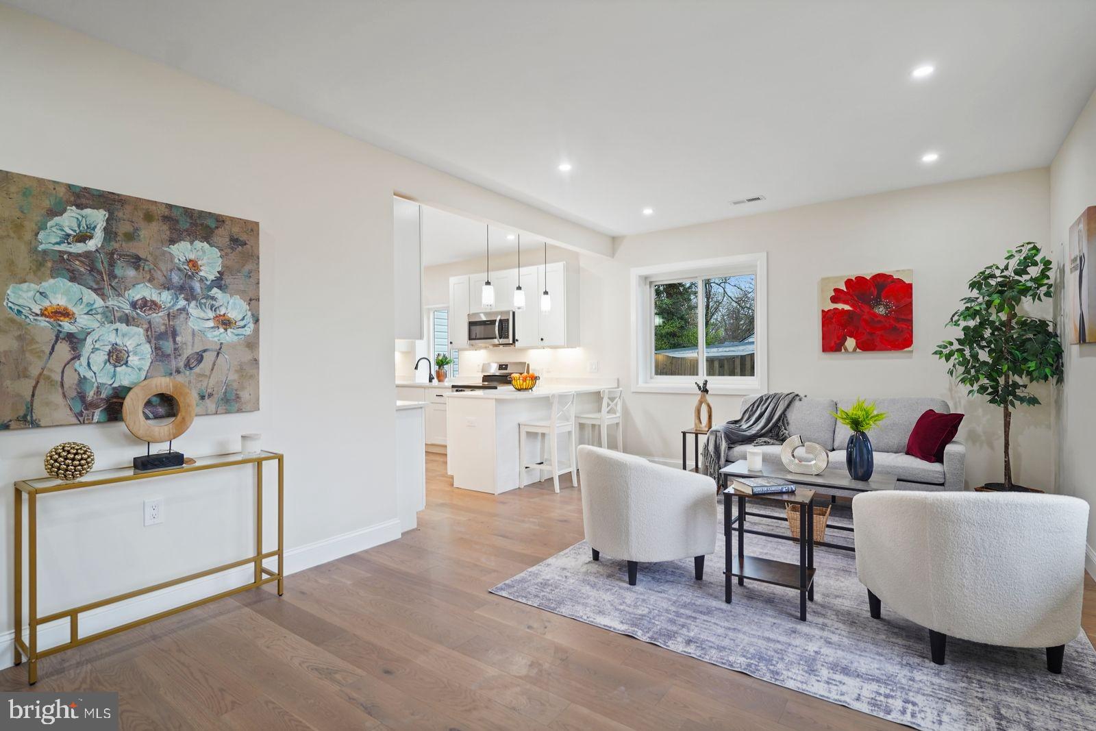 CAROLE HIGHLANDS - Residential