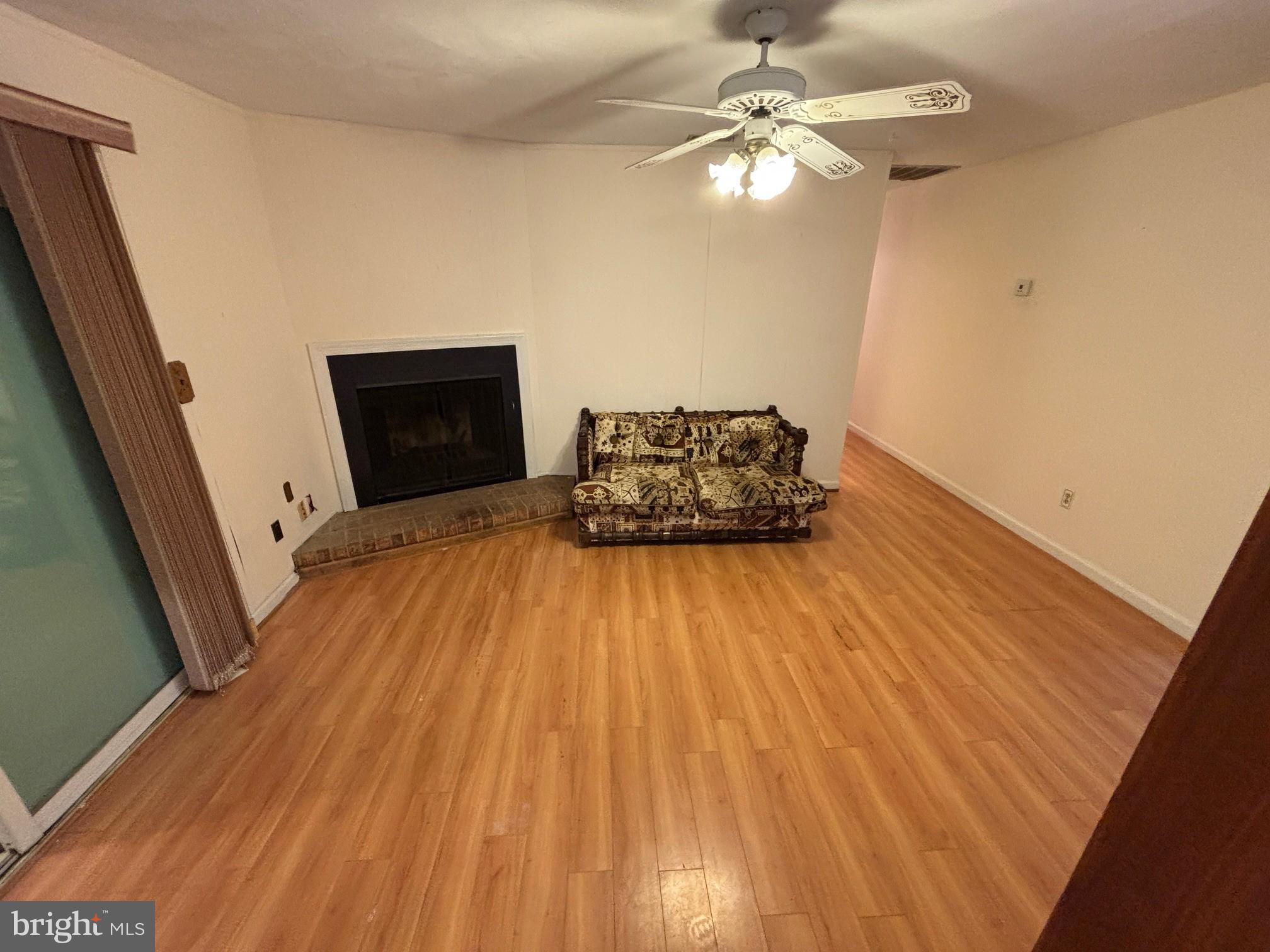 125 W BAY AVENUE W