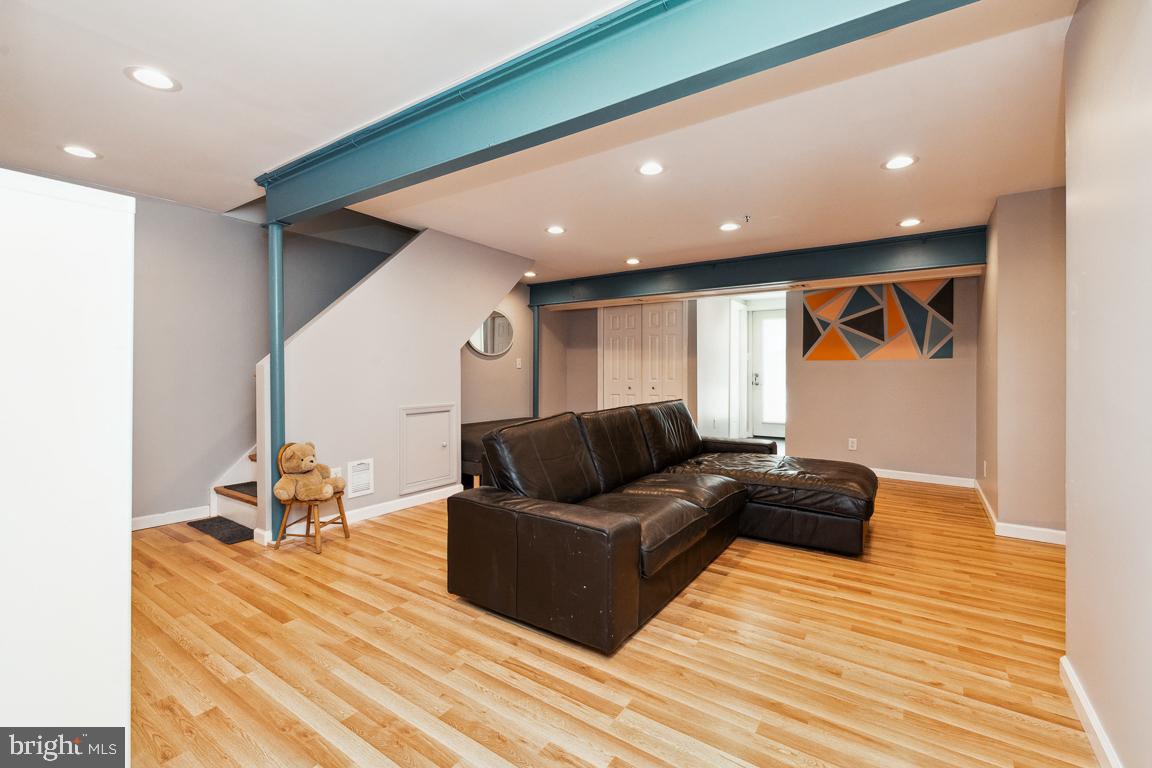 MOUNT WASHINGTON - Residential