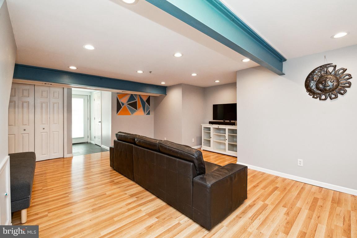 MOUNT WASHINGTON - Residential