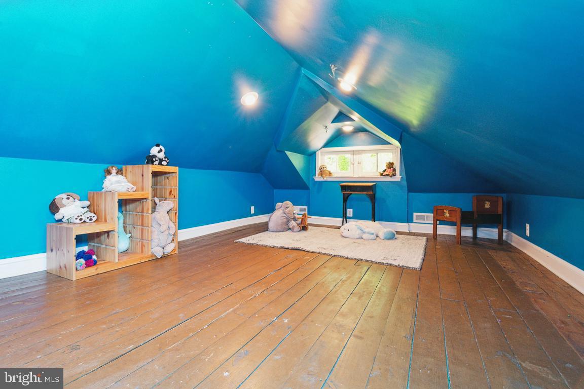 MOUNT WASHINGTON - Residential