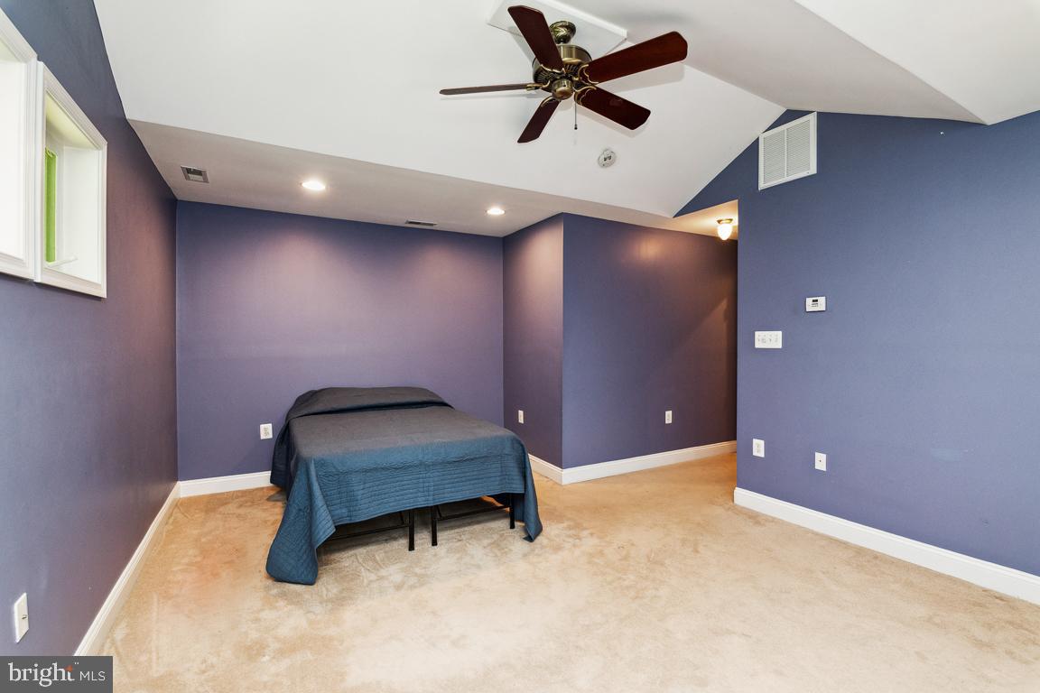 MOUNT WASHINGTON - Residential