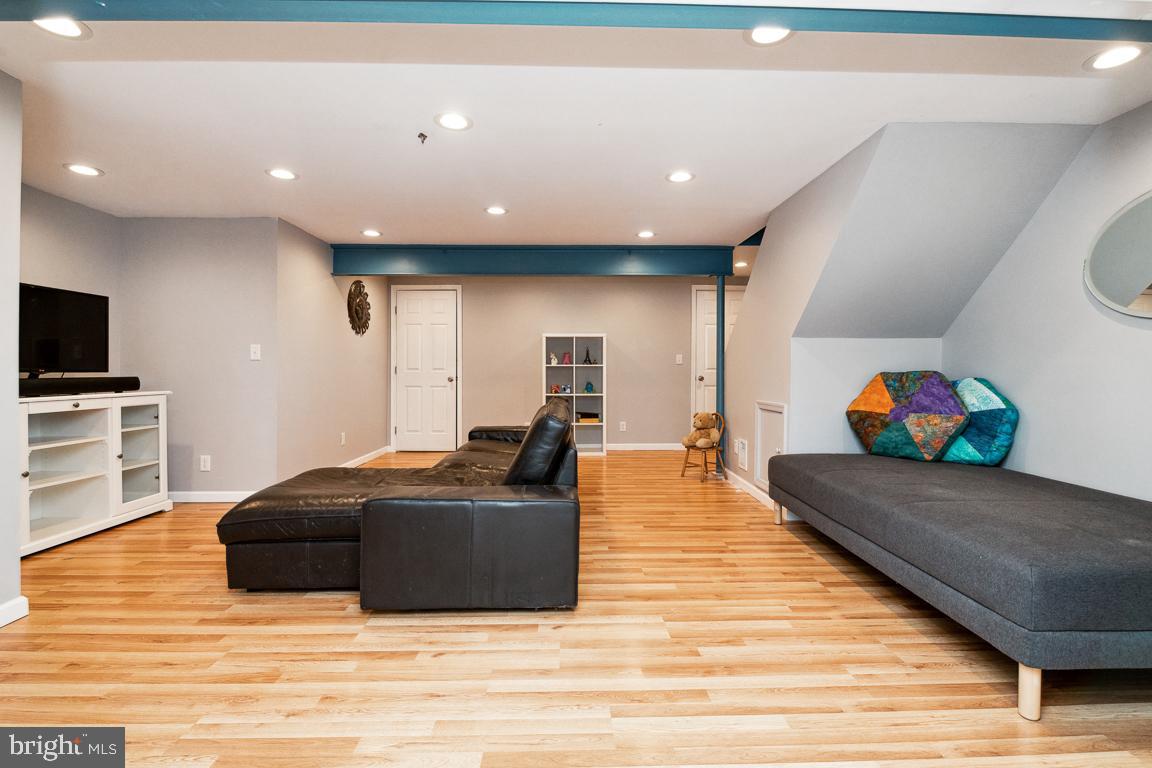 MOUNT WASHINGTON - Residential