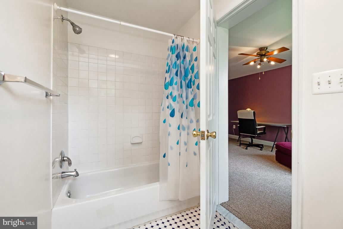 MOUNT WASHINGTON - Residential