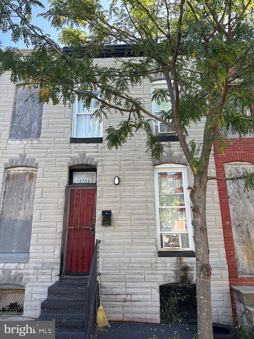 Motivated Seller. All offers welcomed! Vacant!