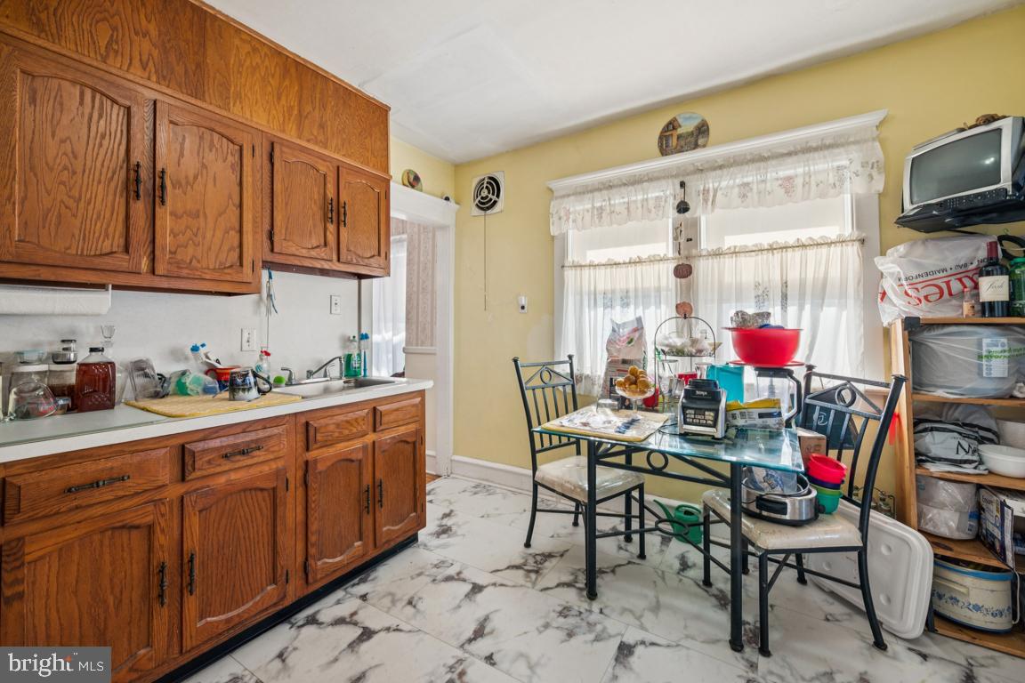 OAKLYN MANOR - Residential