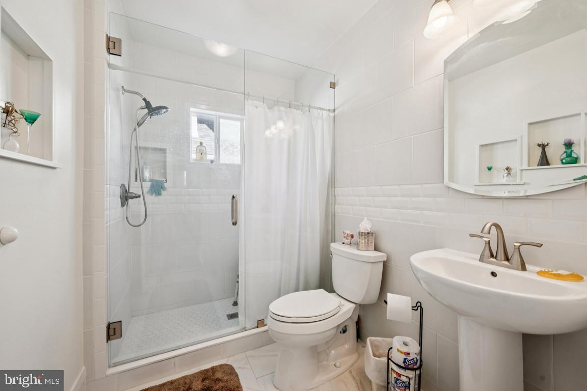 OAKLYN MANOR - Residential