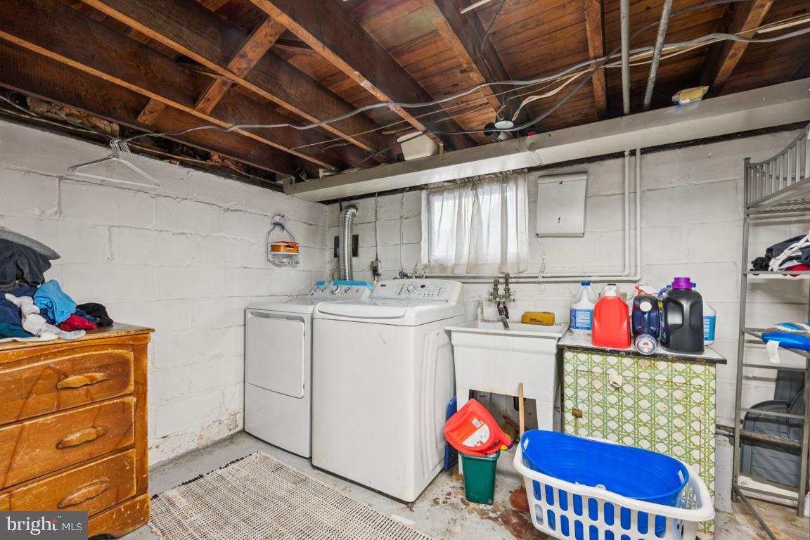 OAKLYN MANOR - Residential