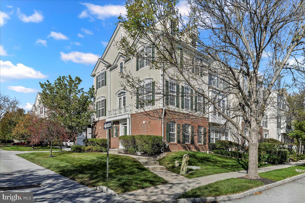 1910 CAVALIER LANE