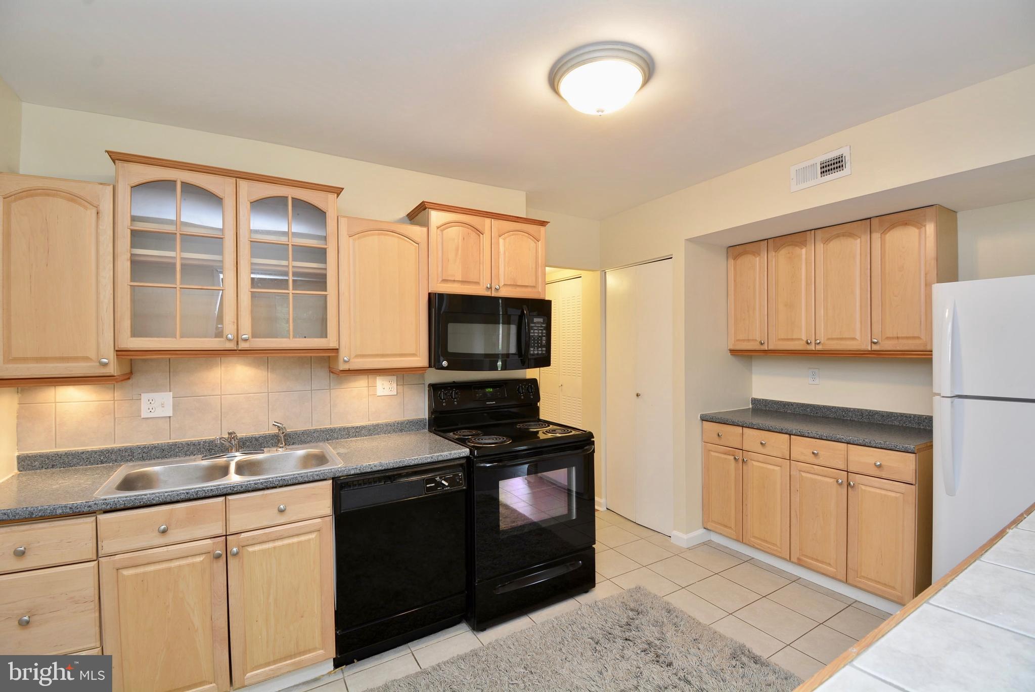 HAWTHORNE VILLAGE - Residential