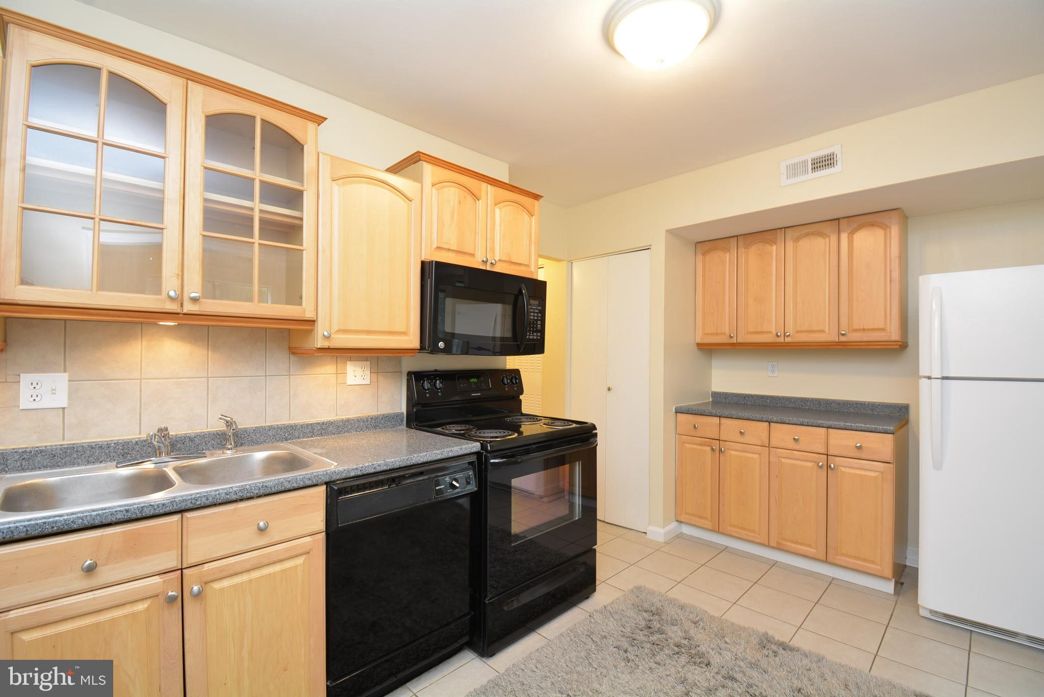 HAWTHORNE VILLAGE - Residential