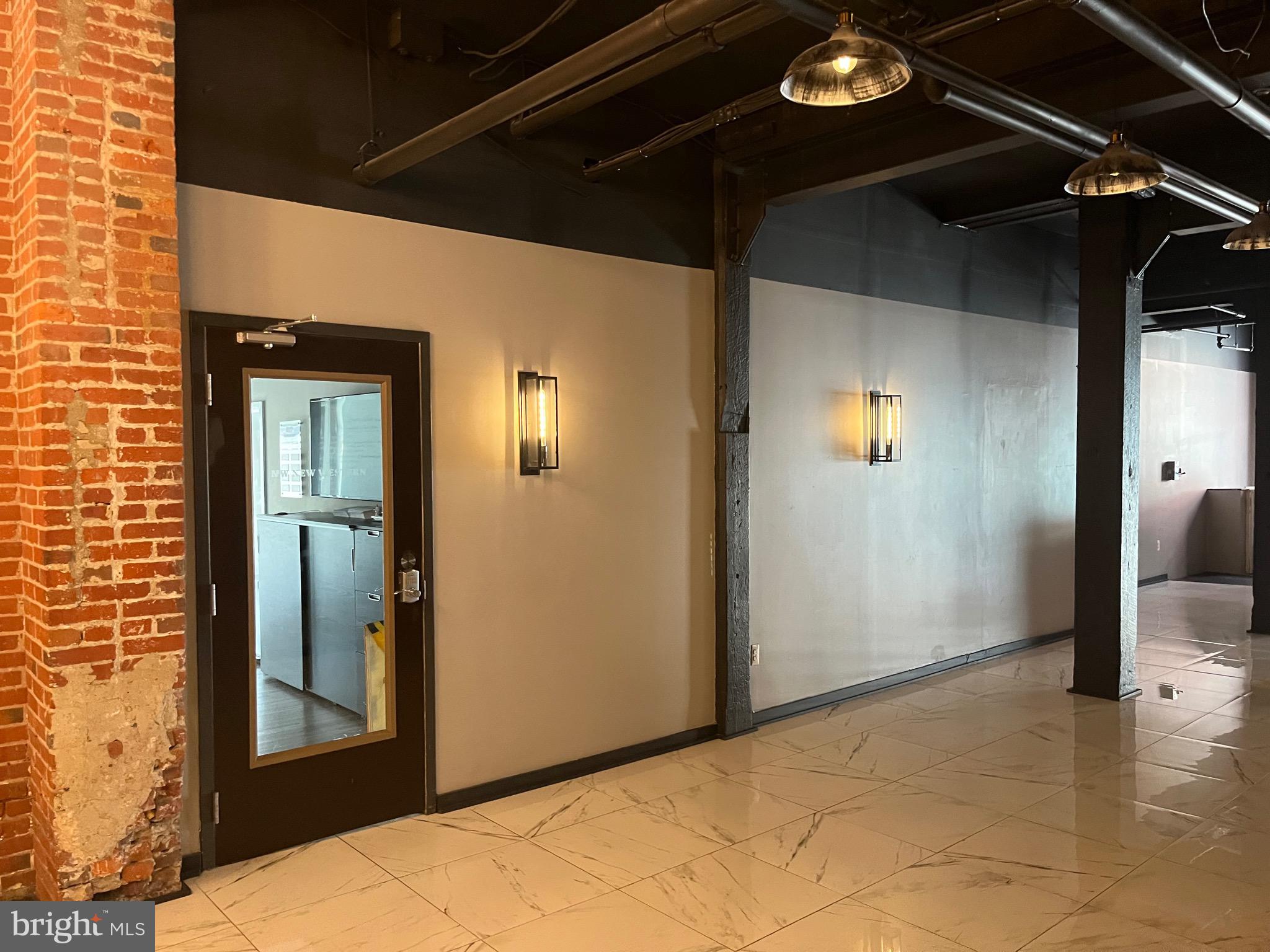 NORTHERN LIBERTIES - Commercial Lease