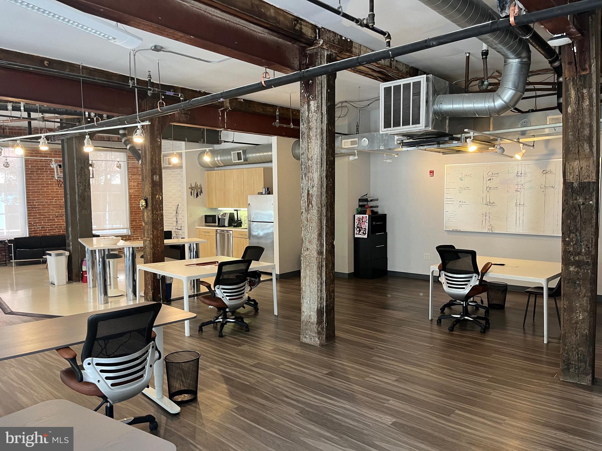 NORTHERN LIBERTIES - Commercial Lease