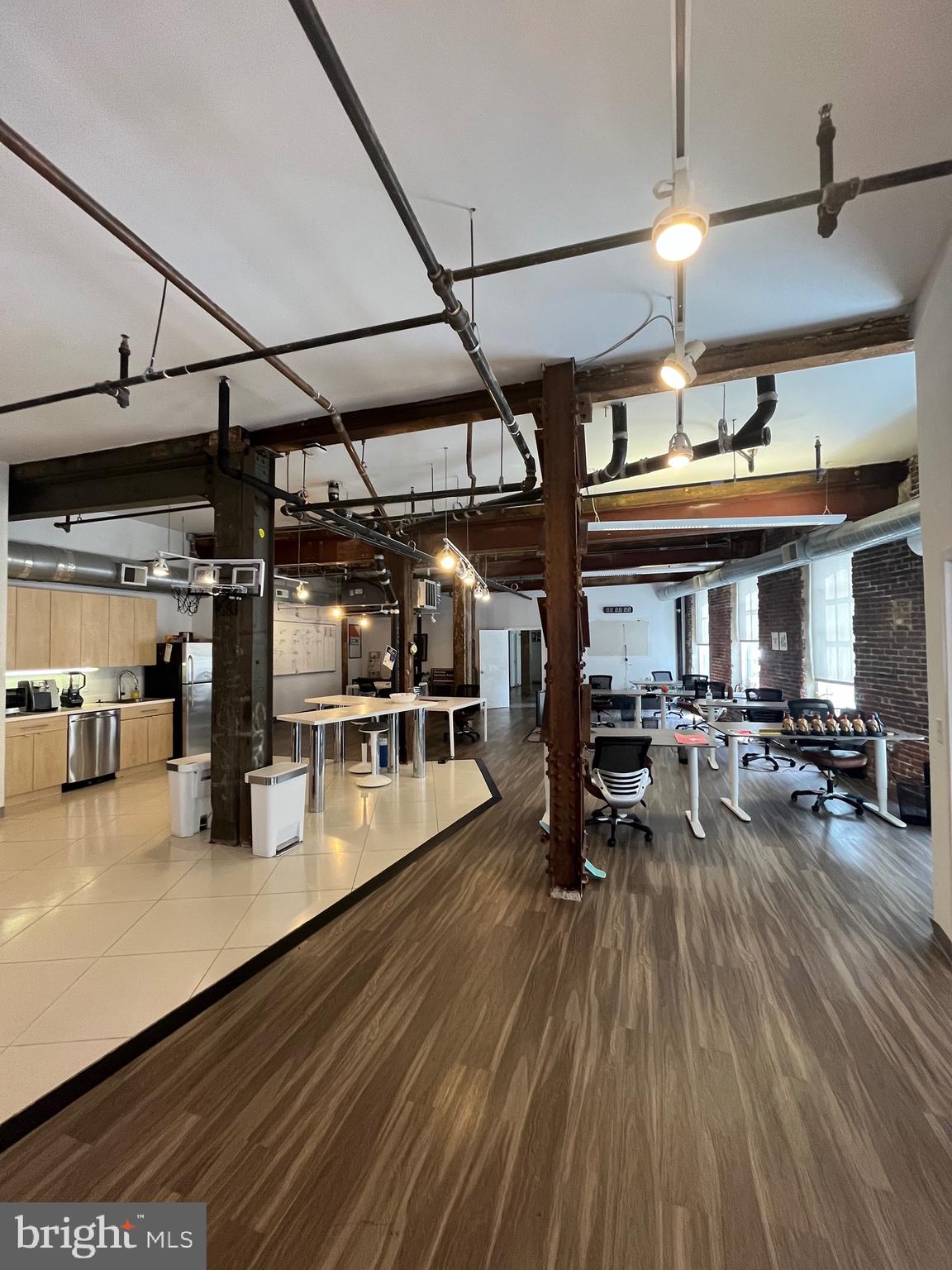 NORTHERN LIBERTIES - Commercial Lease