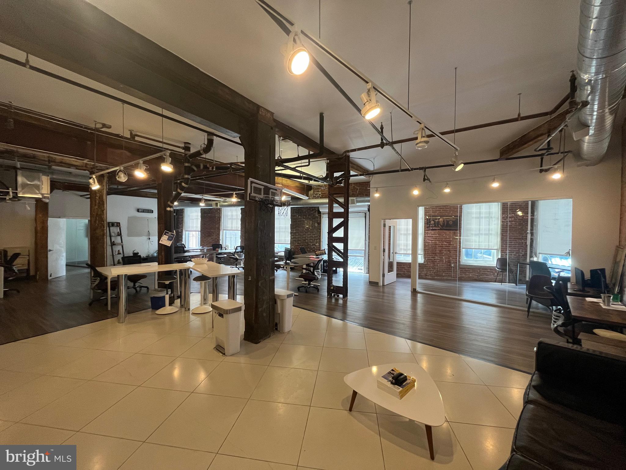 NORTHERN LIBERTIES - Commercial Lease