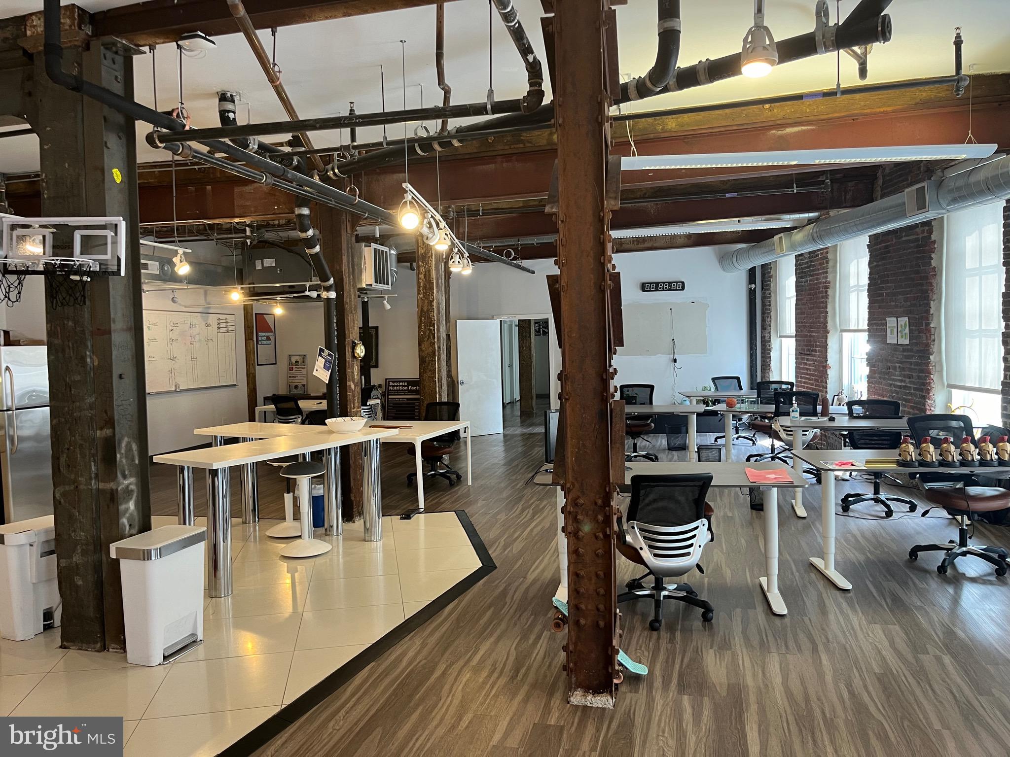 NORTHERN LIBERTIES - Commercial Lease