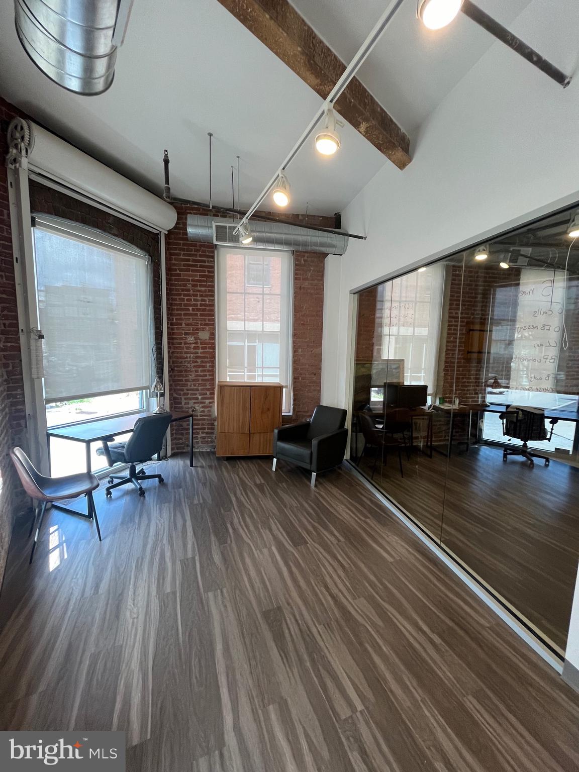 NORTHERN LIBERTIES - Commercial Lease