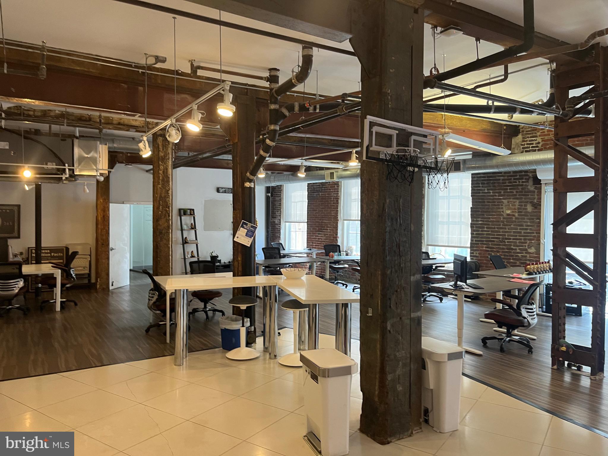 NORTHERN LIBERTIES - Commercial Lease