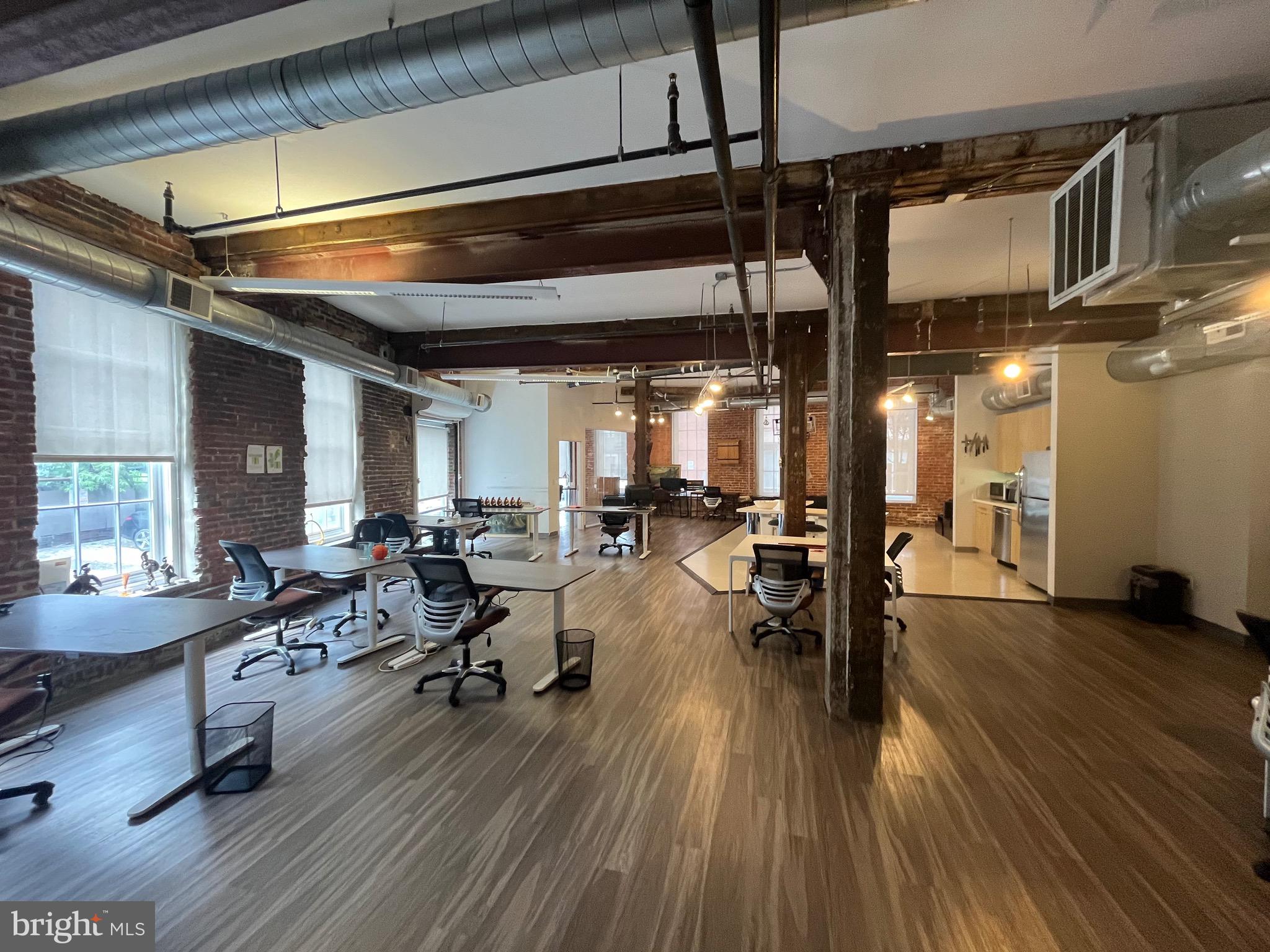 NORTHERN LIBERTIES - Commercial Lease