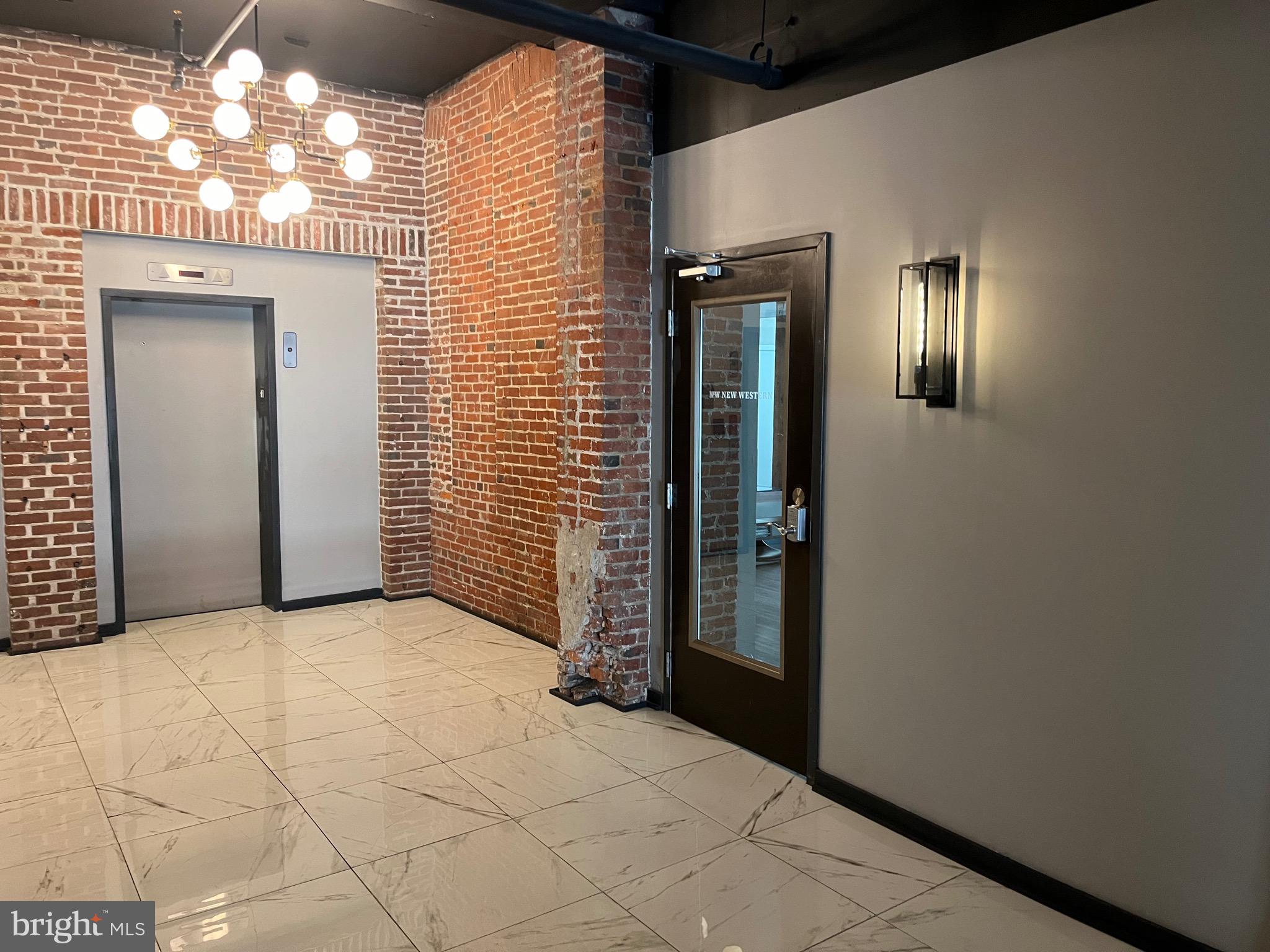 NORTHERN LIBERTIES - Commercial Lease