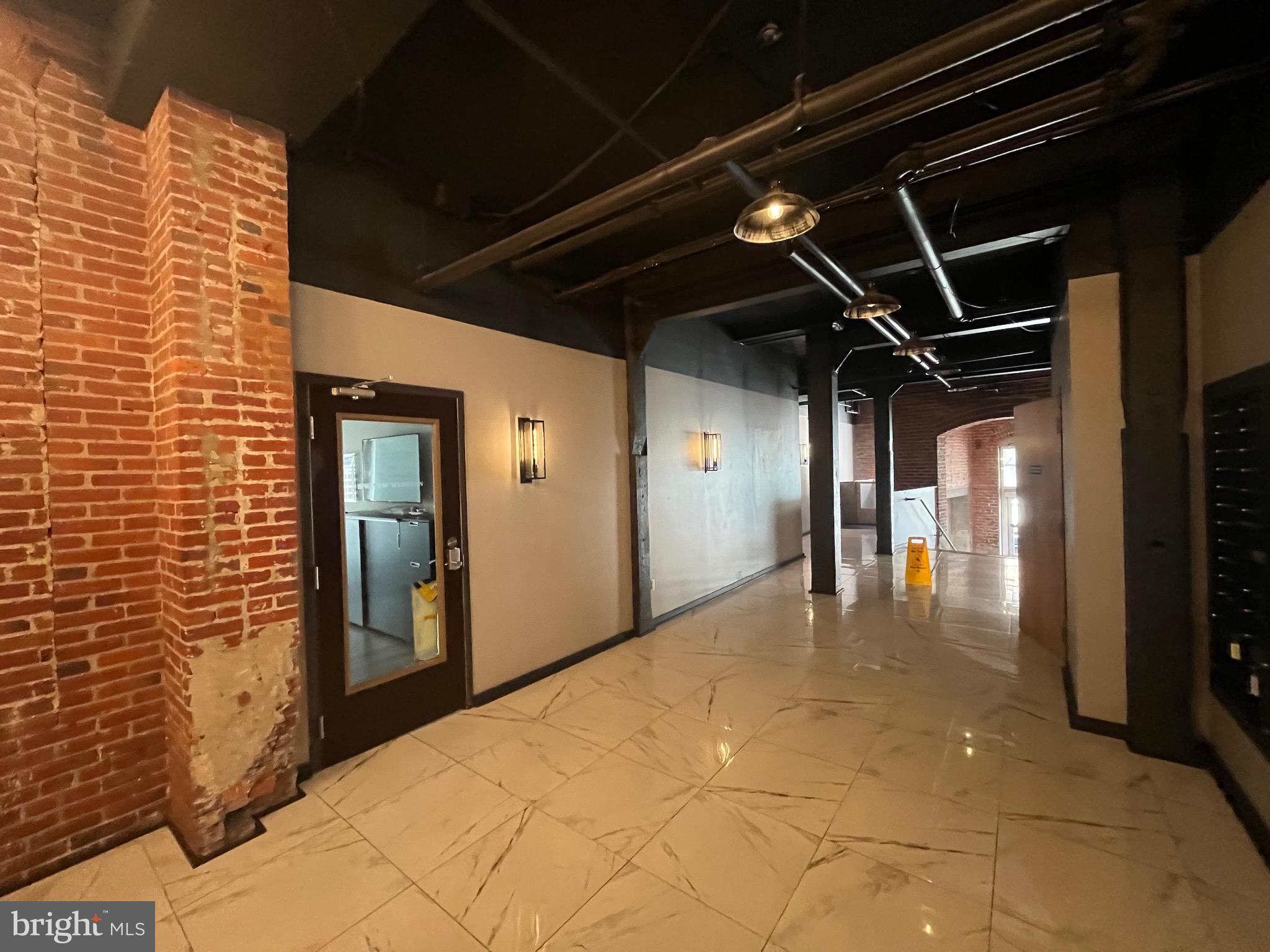 NORTHERN LIBERTIES - Commercial Lease