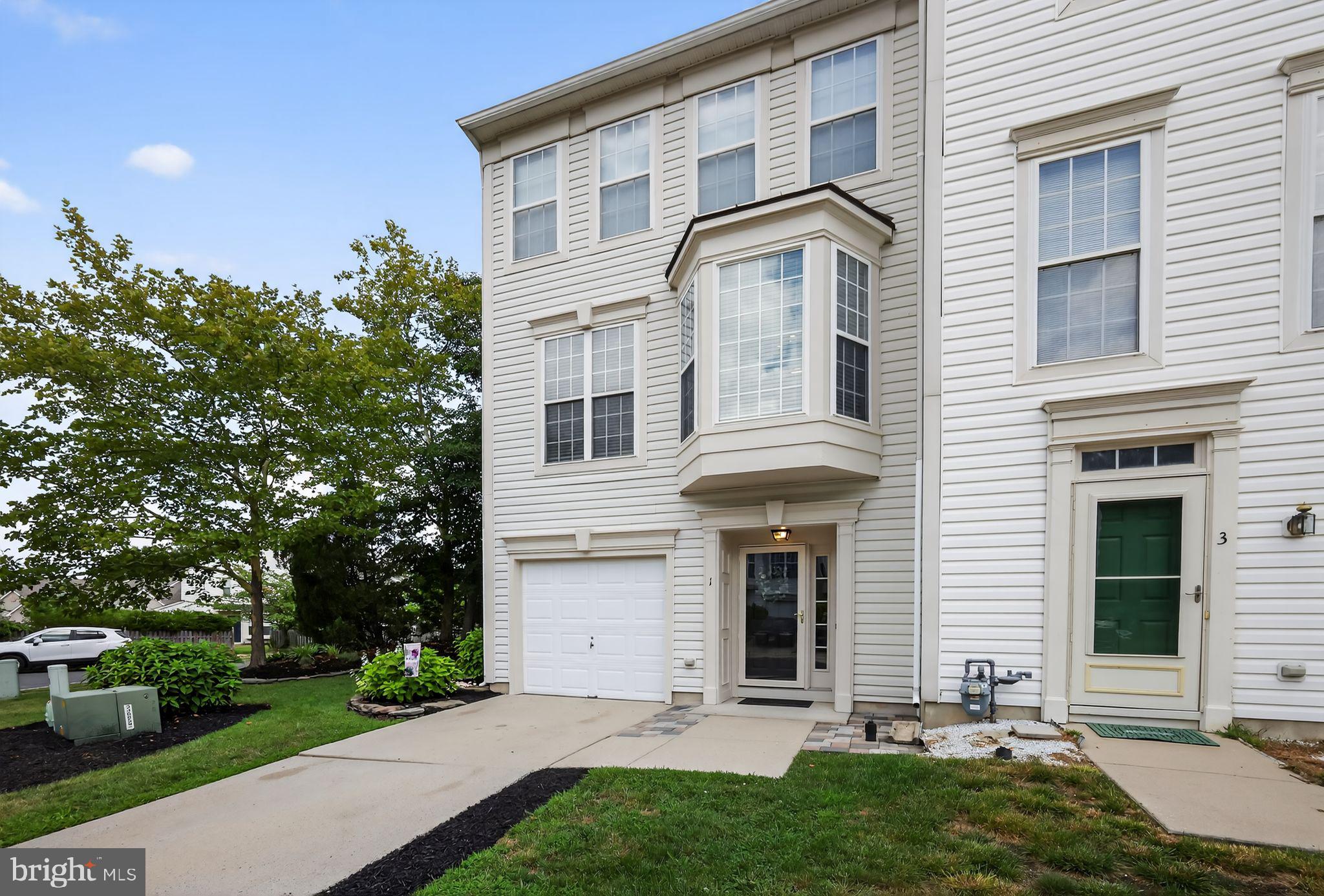 1 FIRETHORN LANE